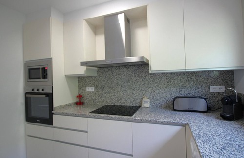 Llanca House | V. FANÉ ESQ - Casa con jardín y vista mar en Llançà acabada de reformar