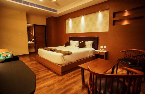 Kattankulathur Hotel | V FIVE HOTEL