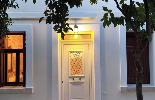 Mytilene House | V House Cozy & Quiet Escape