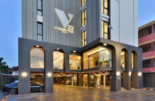 Chan Kasem Hotel | V32 Hotel