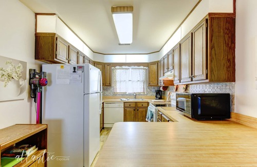 North Ocean City Condo | V73 - Beautiful 3BR/2BA Ocean View! Pet-Friendly! Just one bldg from the beach!