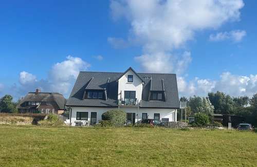 Wenningstedt-Braderup Apartment | Vacation apartment Wulf Sylt EG