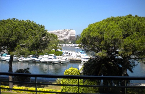 Mandelieu-La-Napoule House | Vacancéole - Résidence Carré Marine