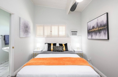 Northwest Anaheim House | Vacation 4BR Oasis Near Disney Pool and Arcade