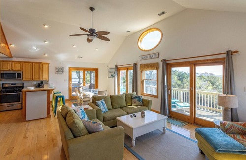 Carova Beach House | Vacation among the wild horses at this beautiful Carova beach house! 4x4 Require