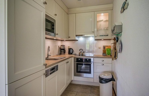 Julianadorp aan zee Apartment | Vacation Apartment Regina: Luxury Beach Stay with Views and Private Terrace in Julianadorp aan Zee