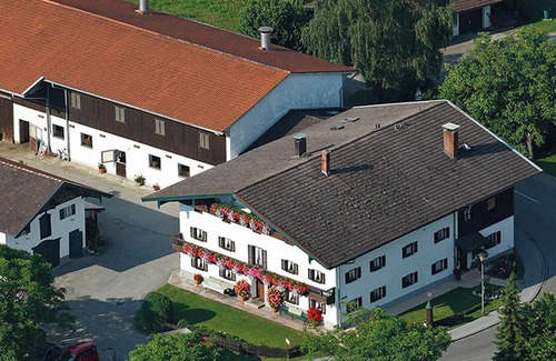 Aschau im Chiemgau Apartment | Vacation apartment I separate living room/bedroom, 40 sqm on the 1st floor