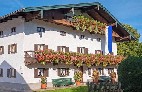 Aschau im Chiemgau Apartment | Vacation apartment I separate living room/bedroom, 40 sqm on the 1st floor
