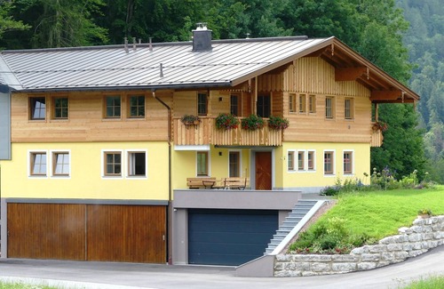 Marktschellenberg Apartment | Vacation apartment Kehlstein 90 sqm with 2 bedrooms and balcony