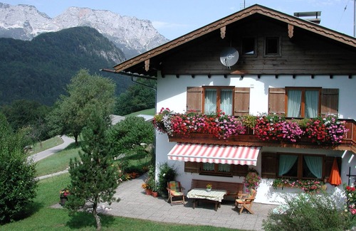 Marktschellenberg Apartment | Vacation apartment for 4 people with balcony in Haus Blumreit
