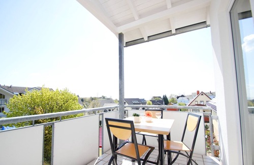 Gohren Apartment | Vacation apartment in a central location with balcony - Villa Linde FeWo 30