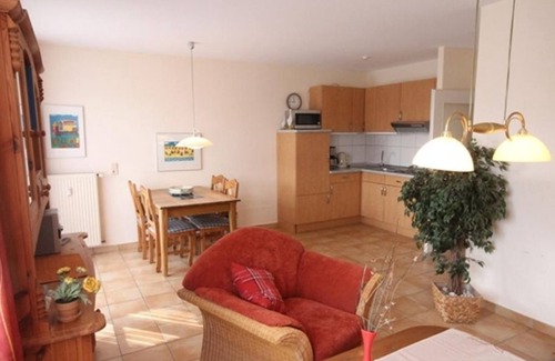 Aschhauserfeld Apartment | Vacation apartment "Ammerland-Stube", shower, WC - "Haus Am Schlart 1"