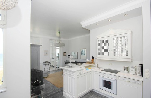 Binz Apartment | Vacation apartment near the beach with balcony and sea view - Villa Strandeck FeWo 06
