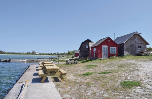 Katthammarsvik House | Vacation apartment in a wing on an old farm in Gammelgarn, in beautiful Sysne Udd.
