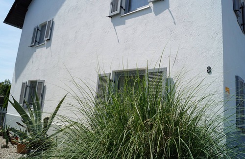 Niederalteich Apartment | Vacation apartment 1, Denk family, 120m² central location, directly on the blue Danube