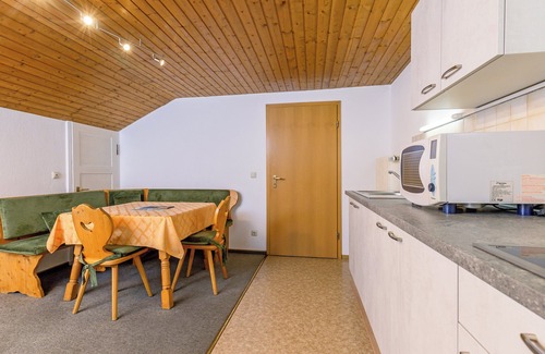 Reit im Winkl Apartment | Vacation apartment with balcony and mountain view, 72 sqm in a central location