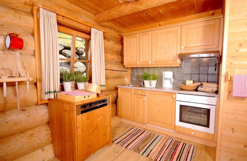 Mayrhofen Apartment | Vacation apartment/apartment for 7 guests with 90m² in Mayrhofen (184441)