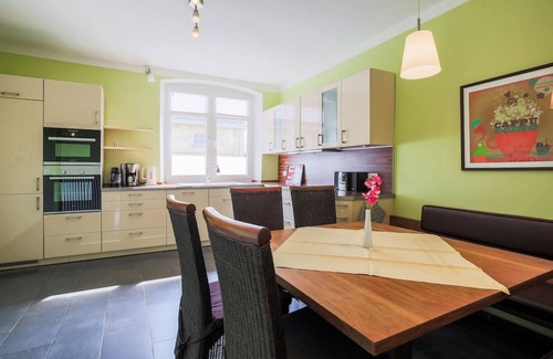 Sahrensdorf Apartment | Vacation apartment/apartment for 10 guests with 220m² in Fehmarn (51637)