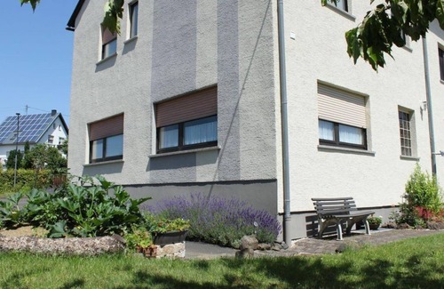 Darscheid Apartment | Vacation apartment at Irlenbach - 5-bed vacation apartment bathroom/WC, 3 bedrooms