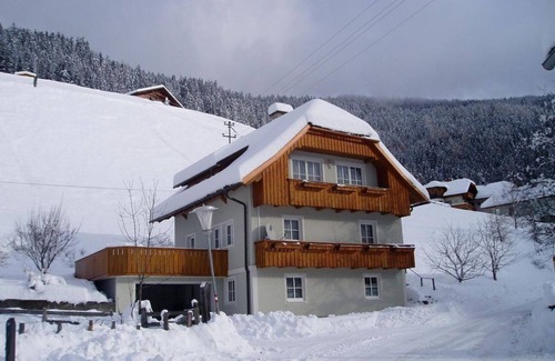 Gnesau Apartment | Vacation apartment Margerite - Holiday home Leeb