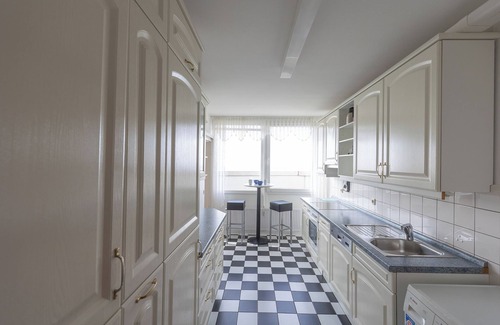 Mitte-Sud Apartment | Vacation apartment Weserblick. Close to the harbor and beautiful view.