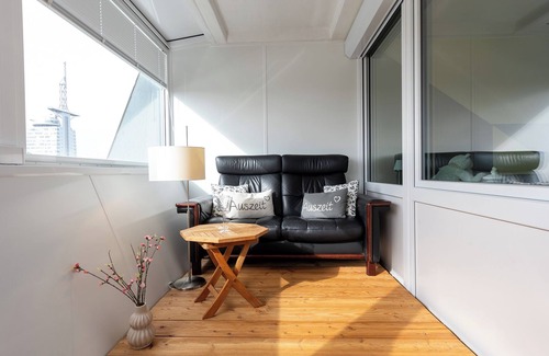 Mitte-Sud Apartment | Vacation apartment Moni's Haven. Dream view and loggia.