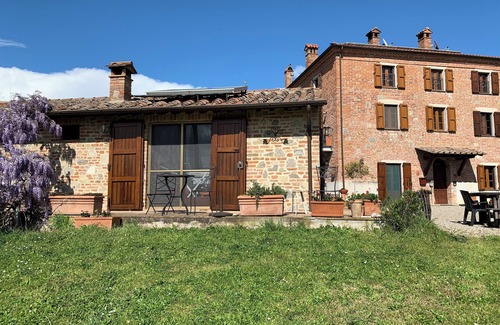 Castiglione del Lago Apartment | Vacation apartment "Farfalla" with lake view in Vaiano, Umbria