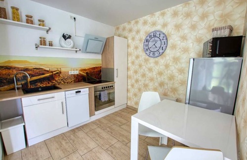 Neu Mukran Apartment | Vacation apartment Feuerstein with terrace - Ferienappartement Feuerstein