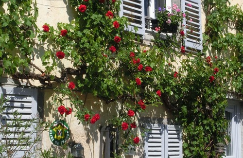 Vuillafans Apartment | Vacation apartment in 18th century house , nearby Ornans, aside the river