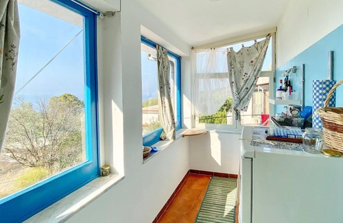 Camerota House | Vacation apartment on the 1st floor of a two-family house, about 3. 8 km from Marina di Camerota, in