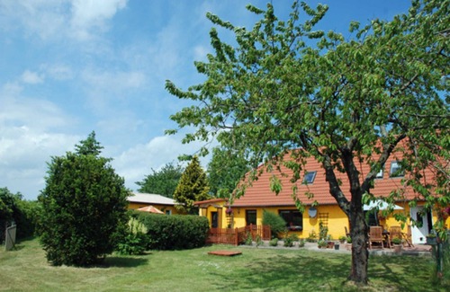 Thesenvitz Apartment | Vacation apartment Rapsblüte with fireplace and balcony - Holiday apartments in Lipsitz auf