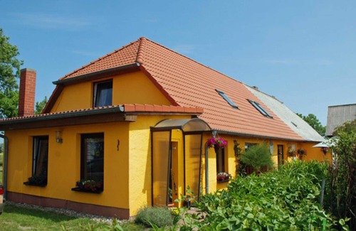 Thesenvitz Apartment | Vacation apartment Rapsblüte with fireplace and balcony - Holiday apartments in Lipsitz auf