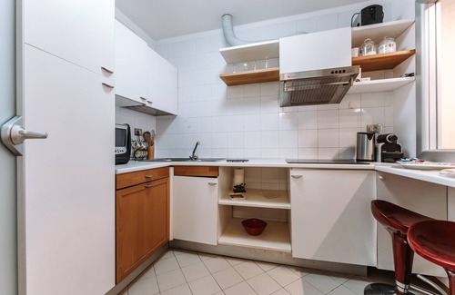 Cagliari Apartment | Vacation Apartment “Suite Villanova” with Wi-Fi, A/C & Balcony