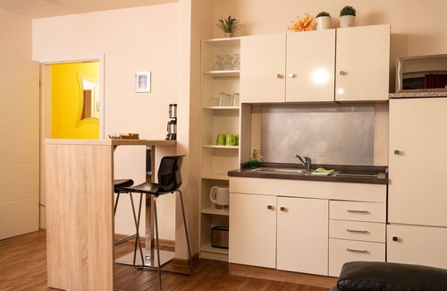 Mitte Apartment | Vacation apartment, TOP location in Kassel city center, up to 4 persons with balcony