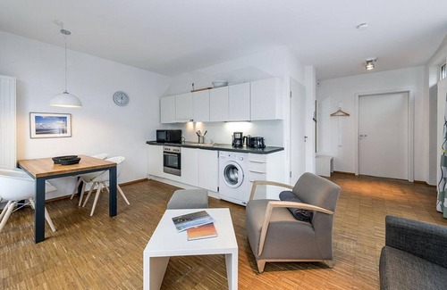Horum Apartment | Vacation apartment with sunny south-facing terrace and beach chair - only 100 m to the beach!