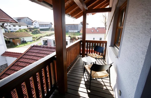 Rinchnach Apartment | Vacation apartment with inner courtyard