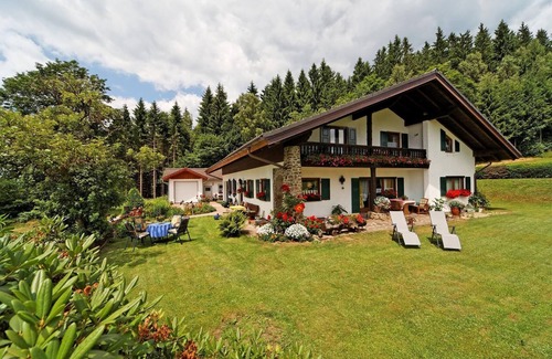 Zwieselberg Apartment | Vacation apartment Wiesenblick 84sqm with balcony and garden