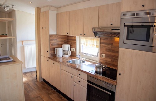 Dorumer Neufeld House | Vacation bungalow Mellumplate 8 in an airy and idyllic location.