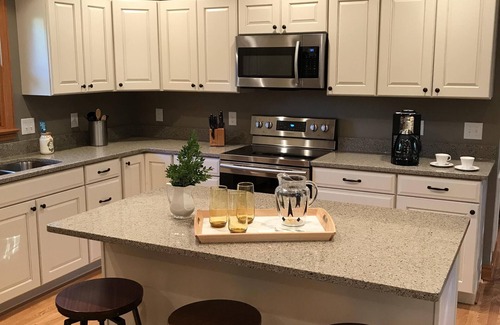 Marion House | Vacation Cottage Perfect Retreat for Family and Friends