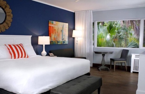 Marathon Resort | Vacation Day Is Always A Great Idea! Onsite Pool, Tennis Courts, Free Parking