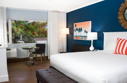 Marathon Resort | Vacation Day Is Always A Great Idea! Onsite Pool, Tennis Courts, Free Parking