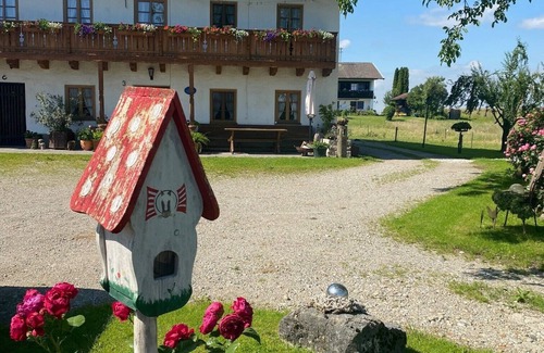 Breitbrunn a. Chiemsee Apartment | Vacation apartment for 2-6 persons, 70 sqm, 2 bedrooms, large living room, balcony. South-facing balcony