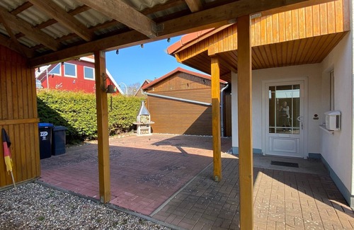 Bannesdorf House | Vacation home Paradieskoppel with terrace on Fehmarn