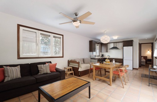 Playa San Juan Apartment | Vacation Apartment 'Finca La Calabacera Roja' with Shared Pool, Private Terrace and Wi-Fi