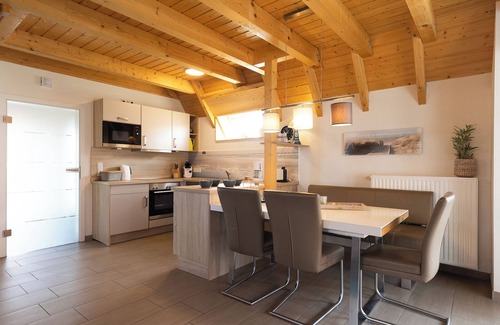 Dorumer Neufeld House | Vacation home Philipp. Between sea and marshland.