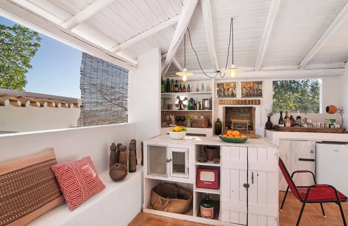 Sao Bras de Alportel House | Vacation Home "Almóada - Eclectic Boutique" with Mountain View, Private Heated Pool & Wi-Fi