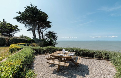 La Bernerie-en-Retz House | Vacation home facing the sea; beach 25m away. Large south-facing garden