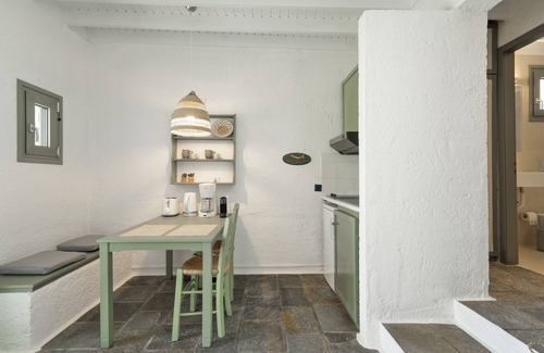 Gythio House | Vacation Home "2 Bedroom Apartment" near Beach with Private Terrace & Wi-Fi