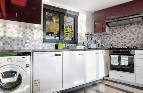 Cova House | Vacation Home "Alojamento de Crasto - Gerês" with Pool and Wi-Fi