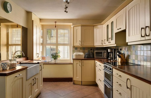 Tremadog House | Vacation home Awelon by Interhome